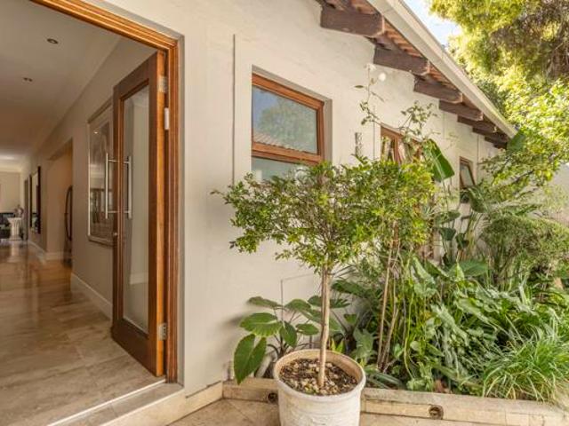 Townhouse for rent in Vosloorus, Gauteng