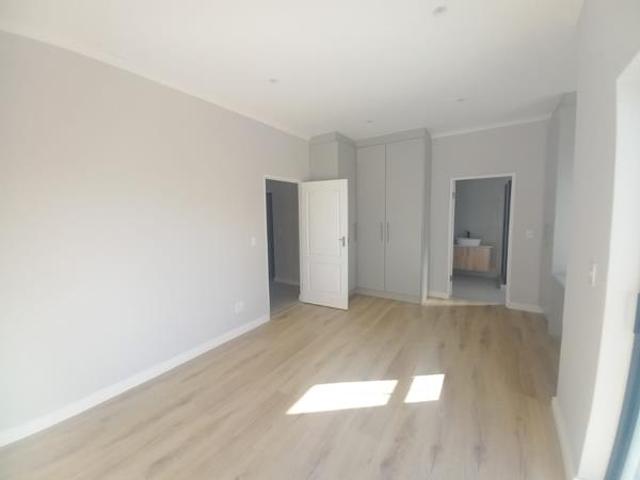 Townhouse for rent in Cape Town, Western Cape