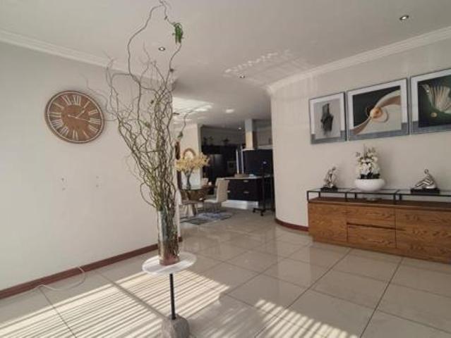 Townhouse for rent in Vosloorus, Gauteng