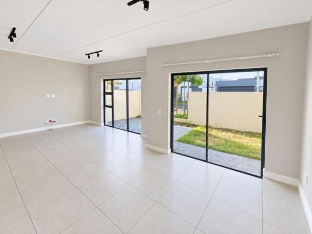 Townhouse for rent in Cape Town, City of Cape Town