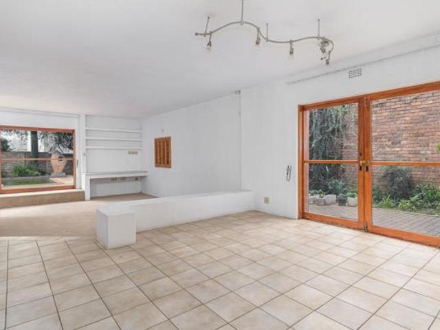 Townhouse for rent in Vosloorus, Gauteng