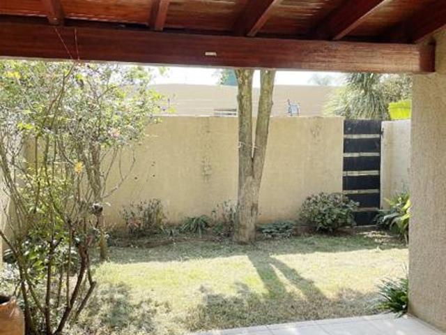 Townhouse for rent in Vosloorus, Gauteng