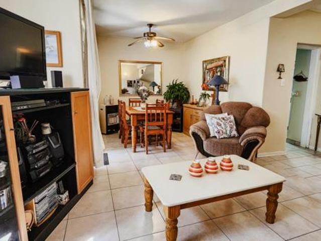 Townhouse for sale in Oranjeville, Free State