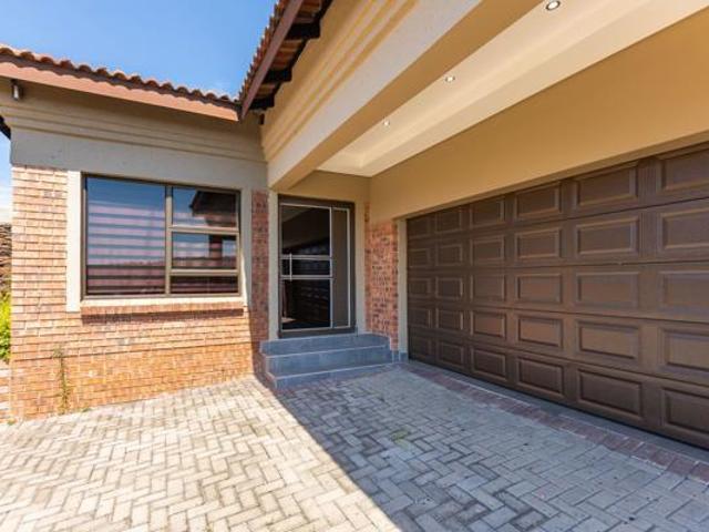 Townhouse for rent in Newcastle Local Municipality, Amajuba District Municipality