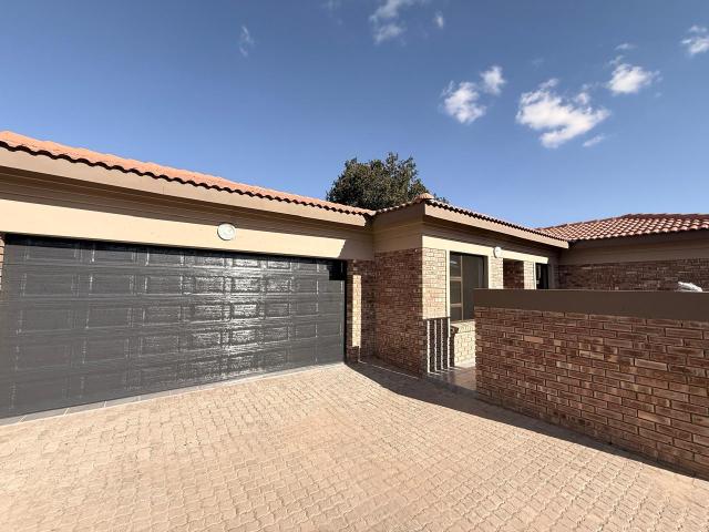 Townhouse for sale in Newcastle, Kwazulu-natal