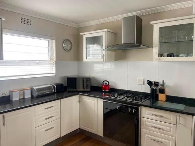 Townhouse for rent in Cape Town, Western Cape