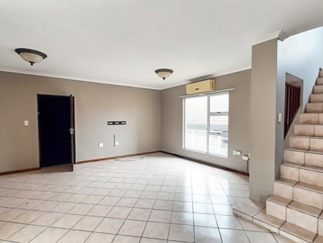 Townhouse for rent in Princess Grant, Kwazulu-natal
