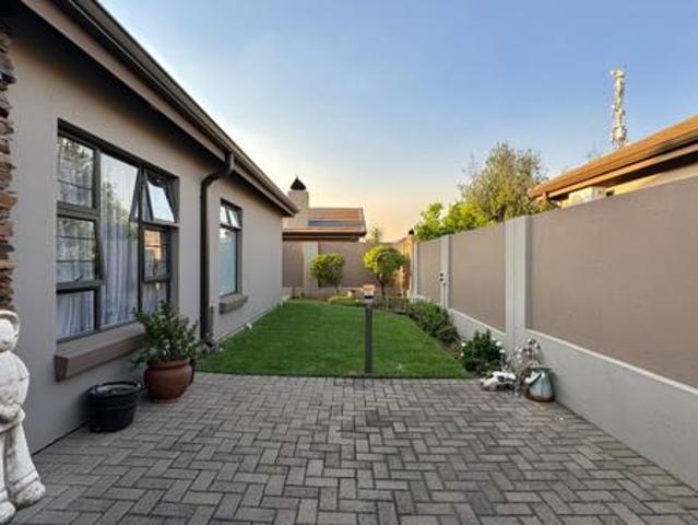 Townhouse for sale in Secunda, Govan Mbeki