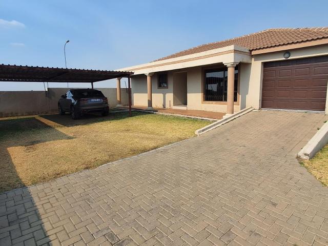 Townhouse for sale in Gert Sibande, Mpumalanga