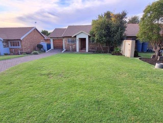 Townhouse for sale in Gert Sibande, Mpumalanga
