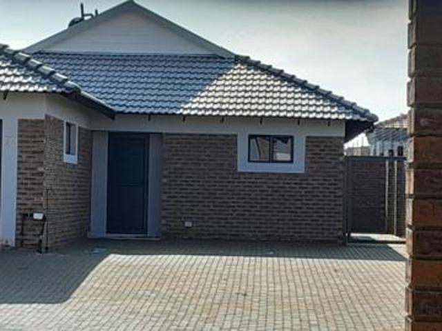 Townhouse for rent in Secunda, Govan Mbeki