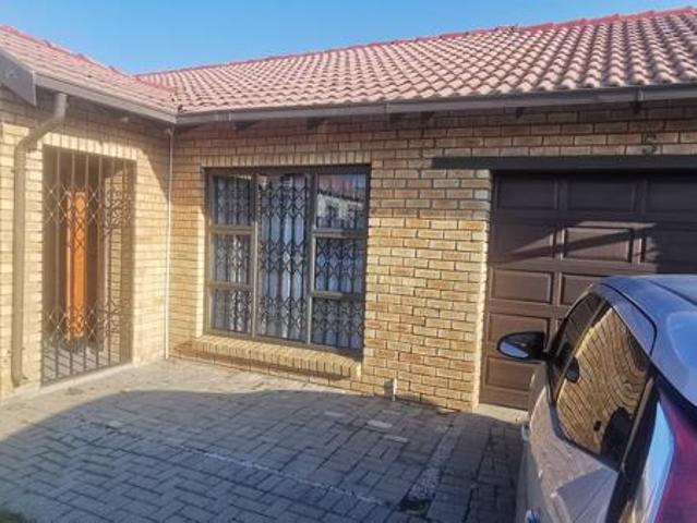 Townhouse for rent in Secunda, Govan Mbeki