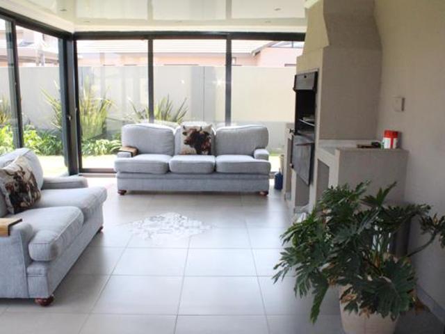 Townhouse for sale in Secunda, Govan Mbeki