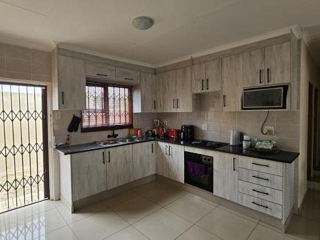 Townhouse for rent in Secunda, Govan Mbeki