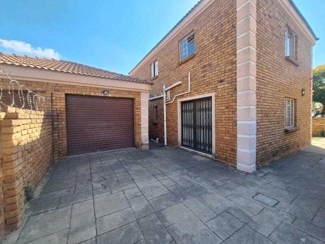 Townhouse for sale in Waterkloof, Gauteng