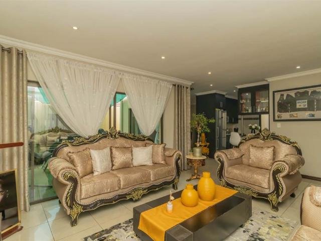 Townhouse for sale in Ekurhuleni, Gauteng