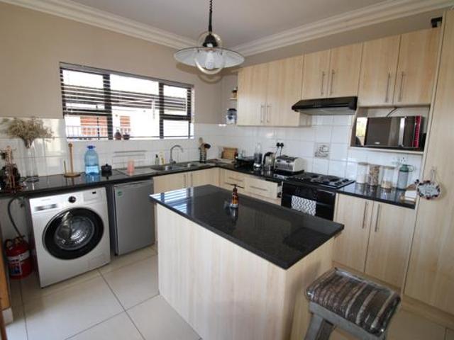 Townhouse for sale in Bloemfontein, Free State