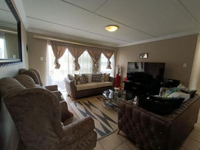 Townhouse for sale in Bloemfontein, Free State