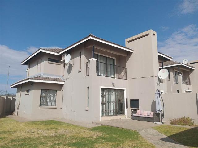 Townhouse for sale in Bloemfontein, Free State