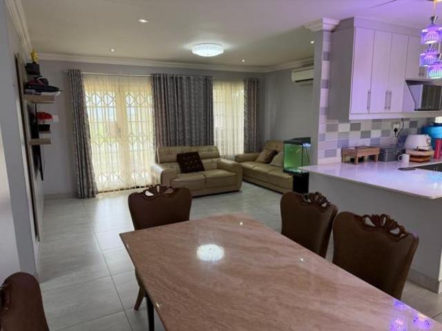 Townhouse for rent in Seaview, Kwazulu-natal