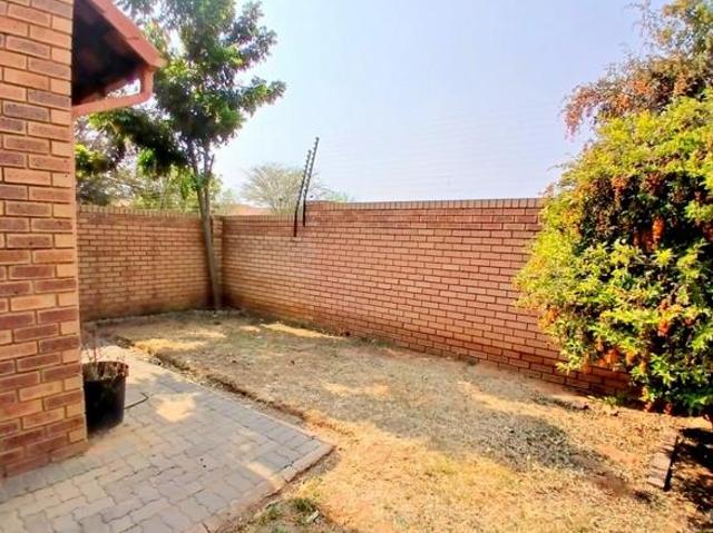 Townhouse for rent in Waterkloof, Gauteng