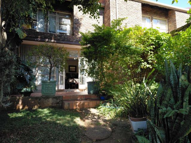 Townhouse for sale in Waterkloof, Gauteng