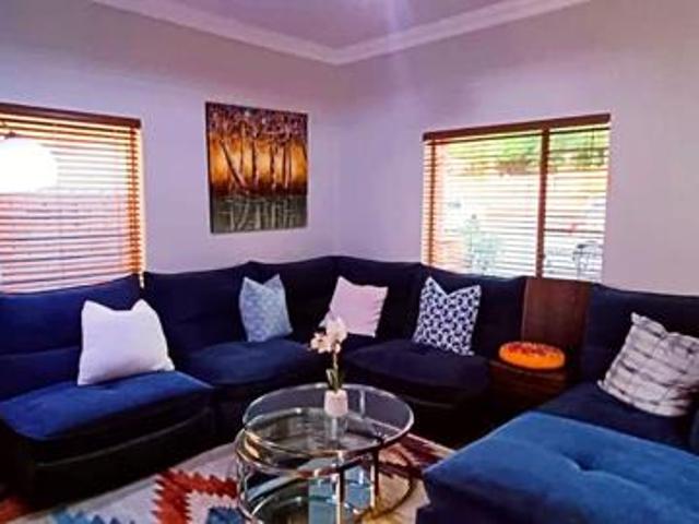 Townhouse for rent in Waterkloof, Gauteng