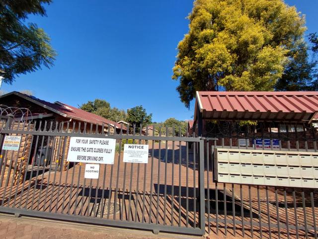 Townhouse for sale in Waterkloof, Gauteng