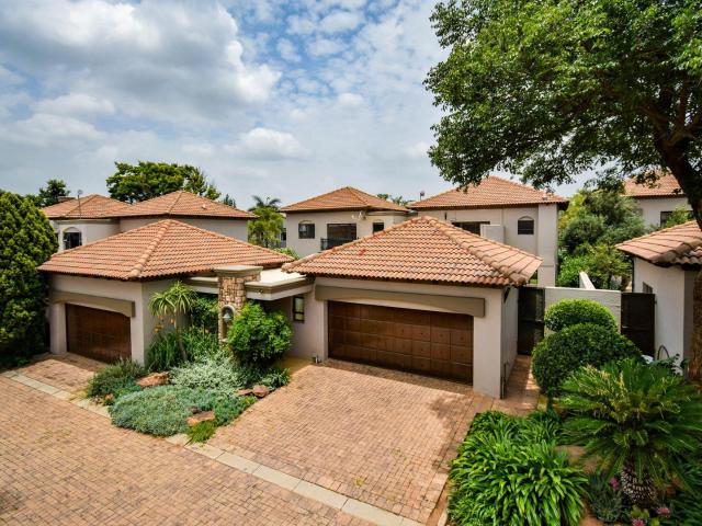 Townhouse for sale in Waterkloof, Gauteng
