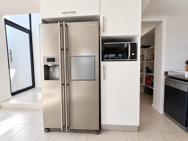 Townhouse for sale in Princess Grant, Kwazulu-natal