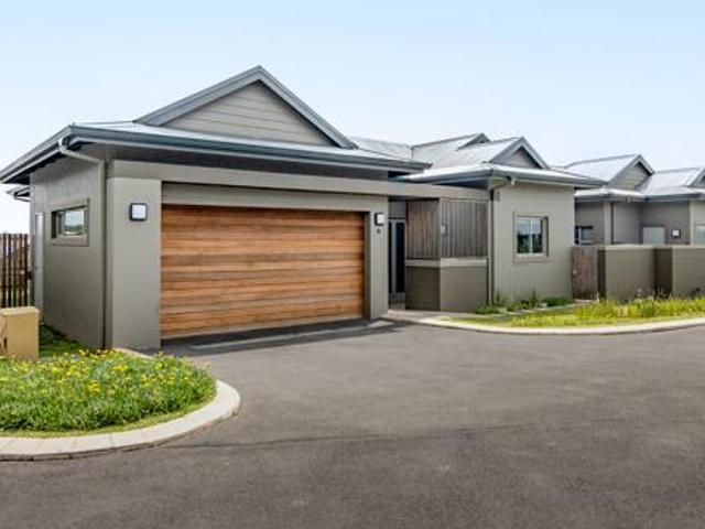 Townhouse for rent in Princess Grant, Kwazulu-natal