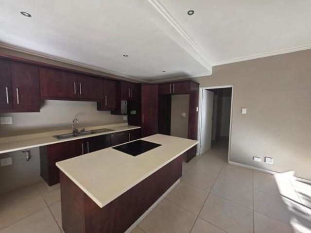 Townhouse for rent in Princess Grant, Kwazulu-natal