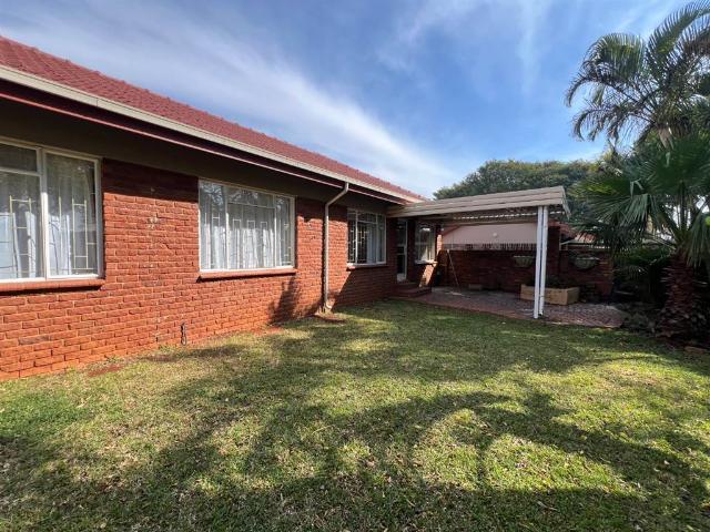 Townhouse for sale in Waterkloof, Gauteng