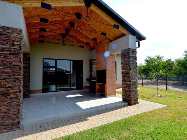 Townhouse for sale in Waterkloof, Gauteng