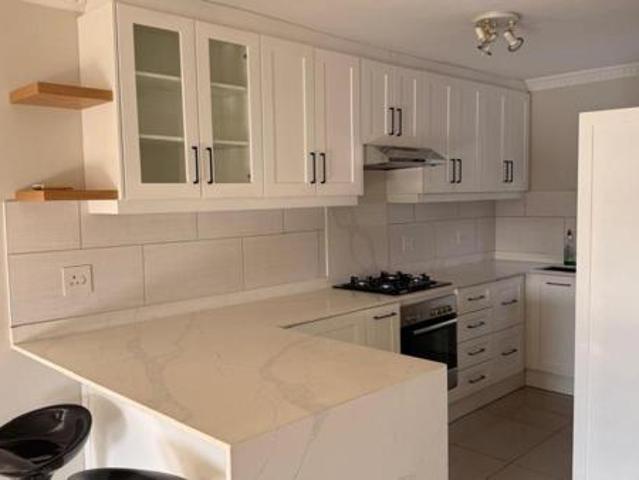 Townhouse for rent in Seaview, Kwazulu-natal