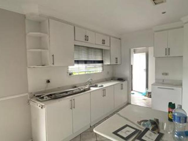 Townhouse for rent in Seaview, Kwazulu-natal