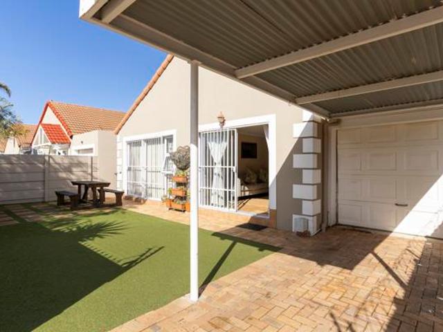 Townhouse for sale in Cape Town, Western Cape