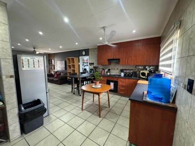 Townhouse for sale in Klerksdorp, Matlosana Local Municipality