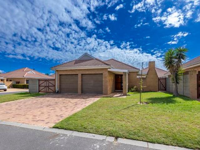 Townhouse for sale in Cape Town, Western Cape