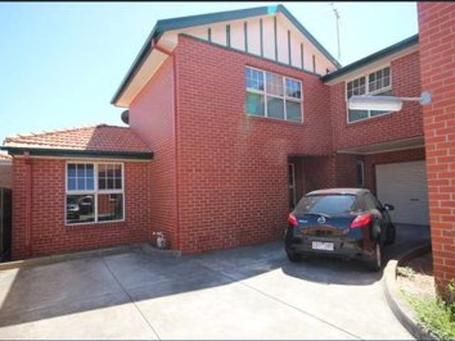 Townhouse for rent in Camerons Creek, Victoria