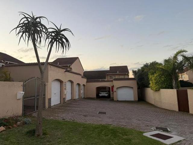 Townhouse for sale in Port Elizabeth, Eastern Cape