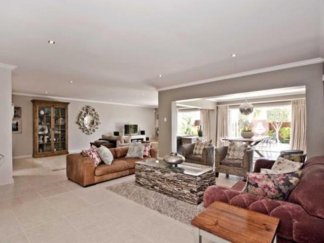 Townhouse for sale in Port Elizabeth, Eastern Cape