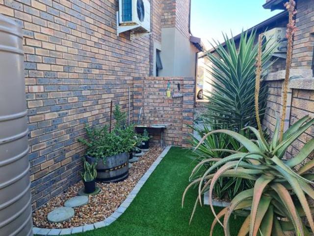 Townhouse for rent in Nelson Mandela Bay Ward 18, Nelson Mandela Bay Metropolitan Municipality