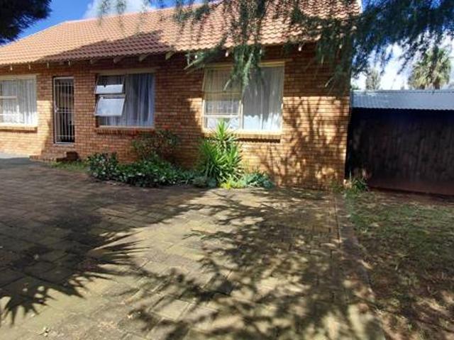 Townhouse for sale in Bloemfontein, Free State