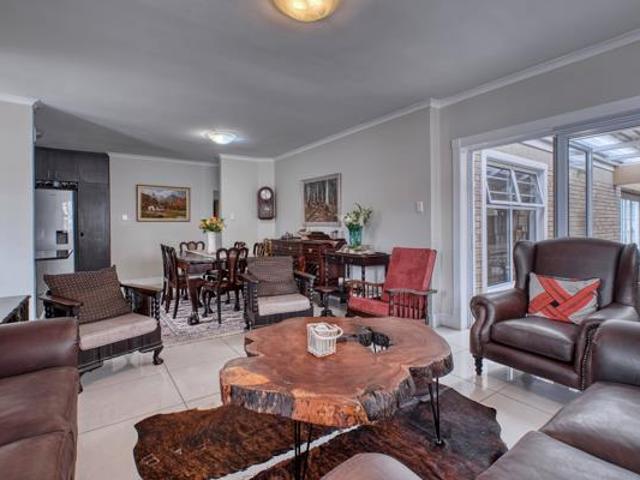 Townhouse for sale in Nelson Mandela Bay Ward 18, Nelson Mandela Bay Metropolitan Municipality