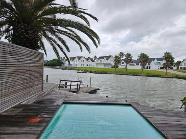 Townhouse for rent in St. Francis Bay, Kouga Local Municipality