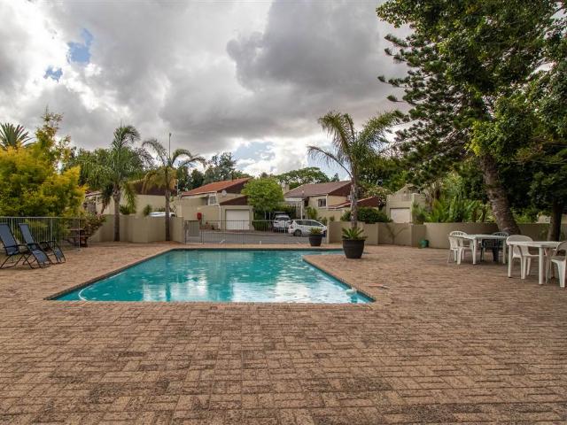Townhouse for sale in Cape Town, Northern Suburbs