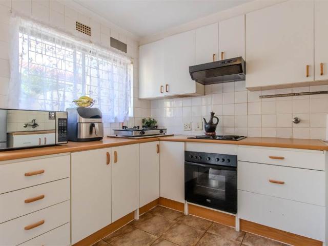 Townhouse for sale in Cape Town, Northern Suburbs