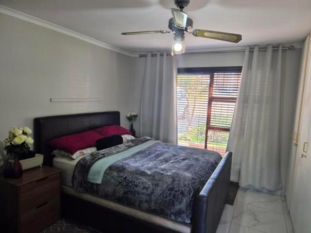 Townhouse for rent in Cape Town, Western Cape