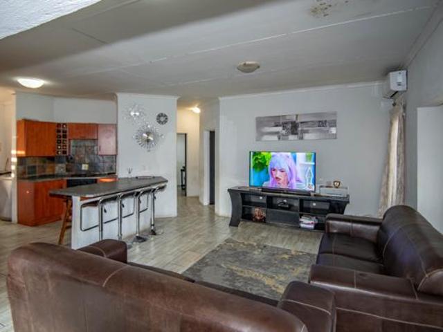 Townhouse for sale in Ehlanzeni, Mpumalanga